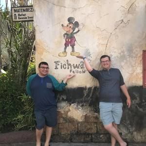 Meet your Posher, Kenneth